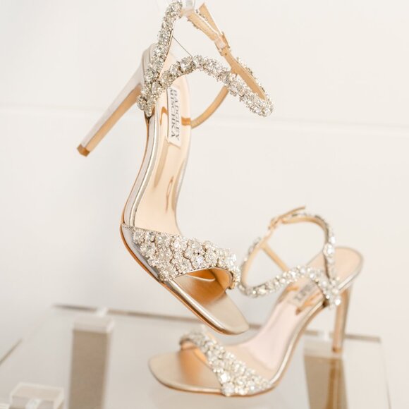 Ladies Sandals Badgley Mischka Galia Metallic Crystal Stiletto